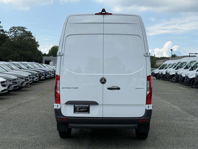 New 2025 Mercedes-Benz Sprinter 2500 image 9