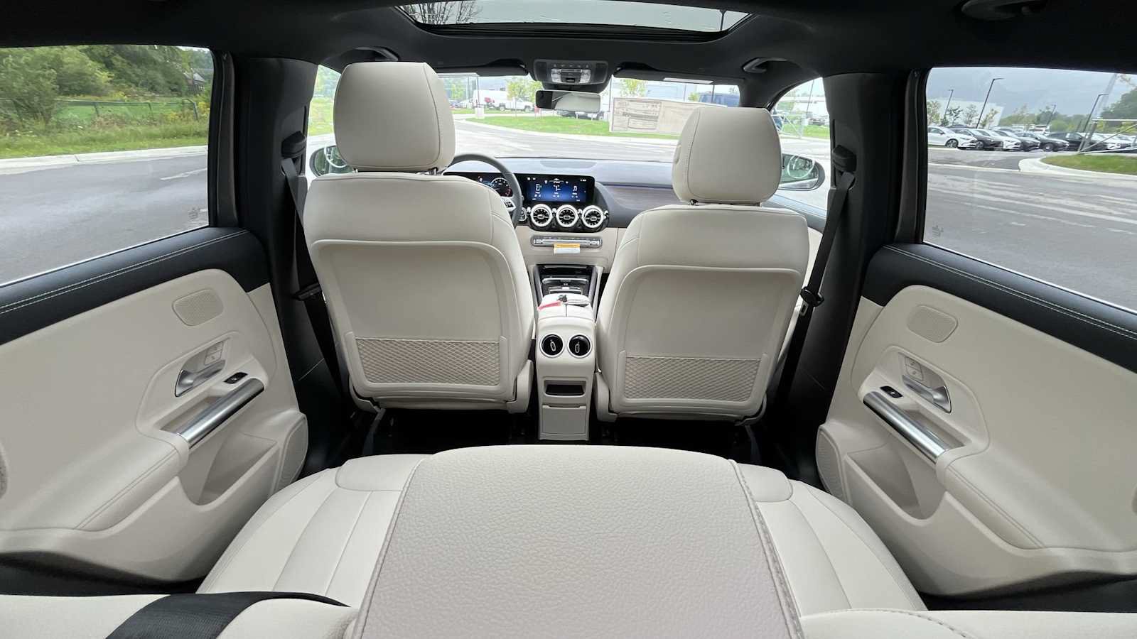 New 2026 Mercedes-Benz GLA 250 4MATIC image 12