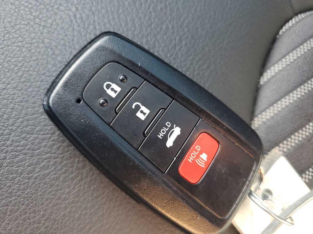 Used 2023 Toyota Camry SE w/ Convenience Package FWD image 27