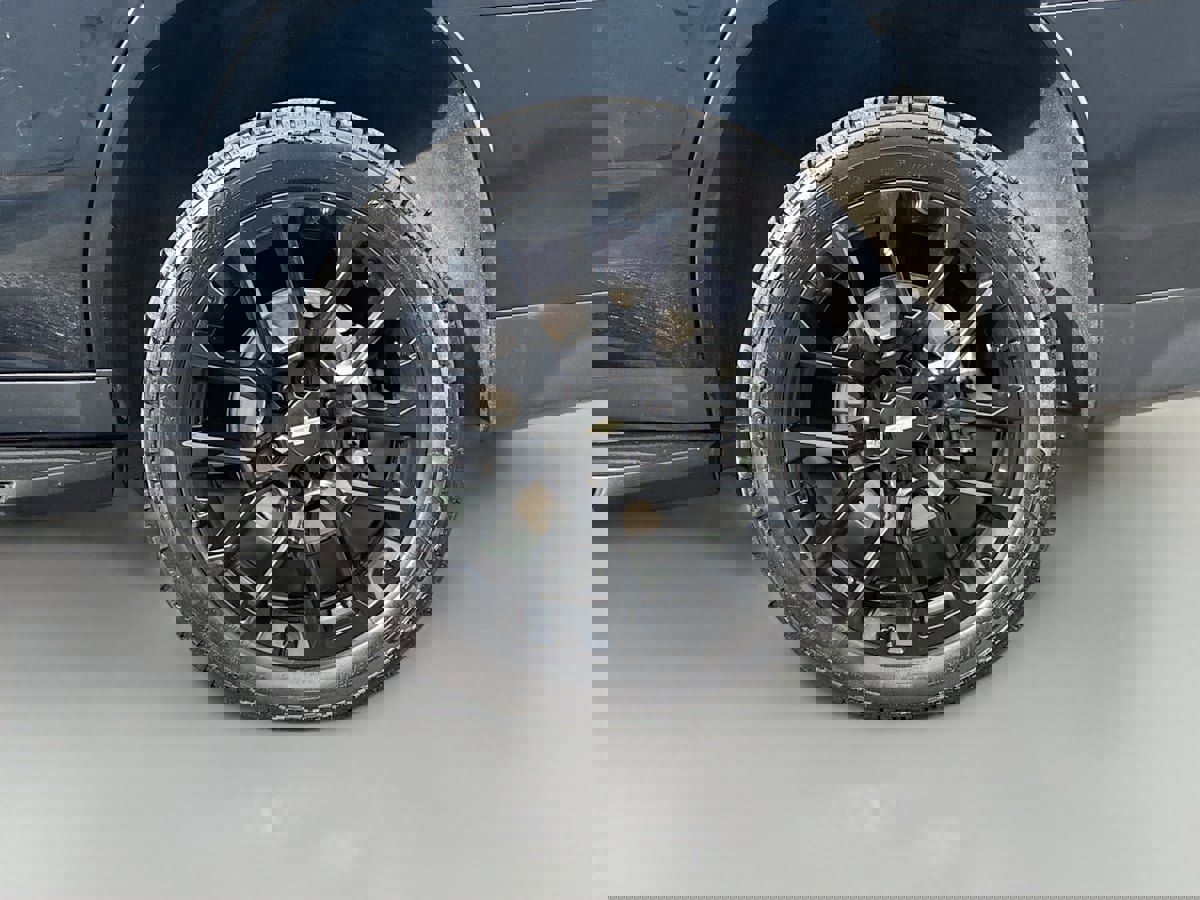Used 2022 Chevrolet Tahoe RST w/ Sport Performance Package image 35