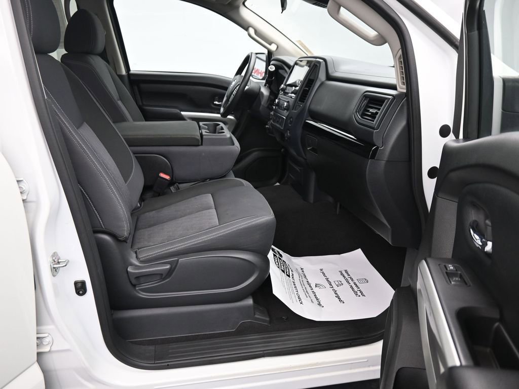 Used 2022 Nissan Titan SV AWD/4WD image 13