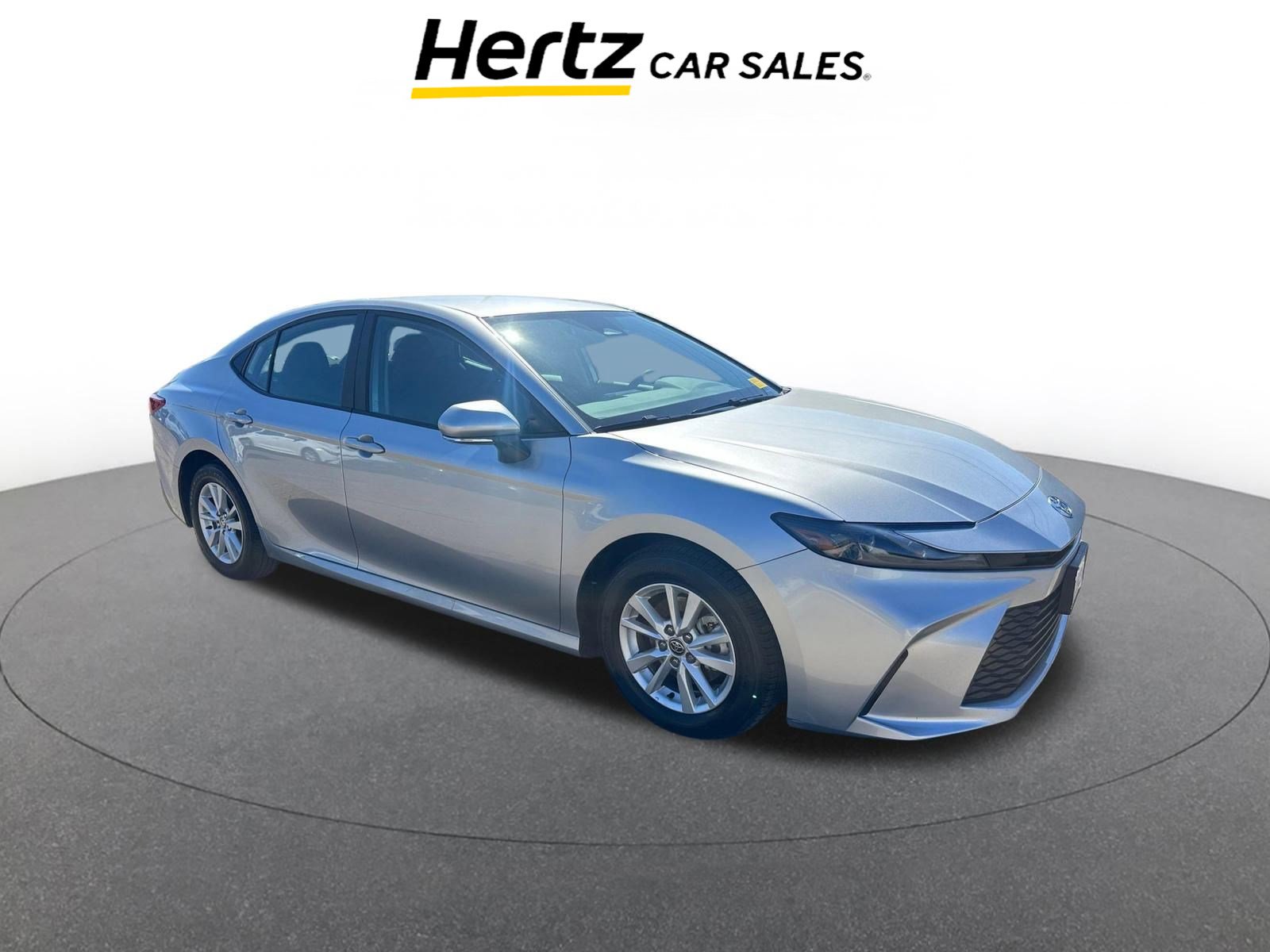 Used 2025 Toyota Camry LE image 1
