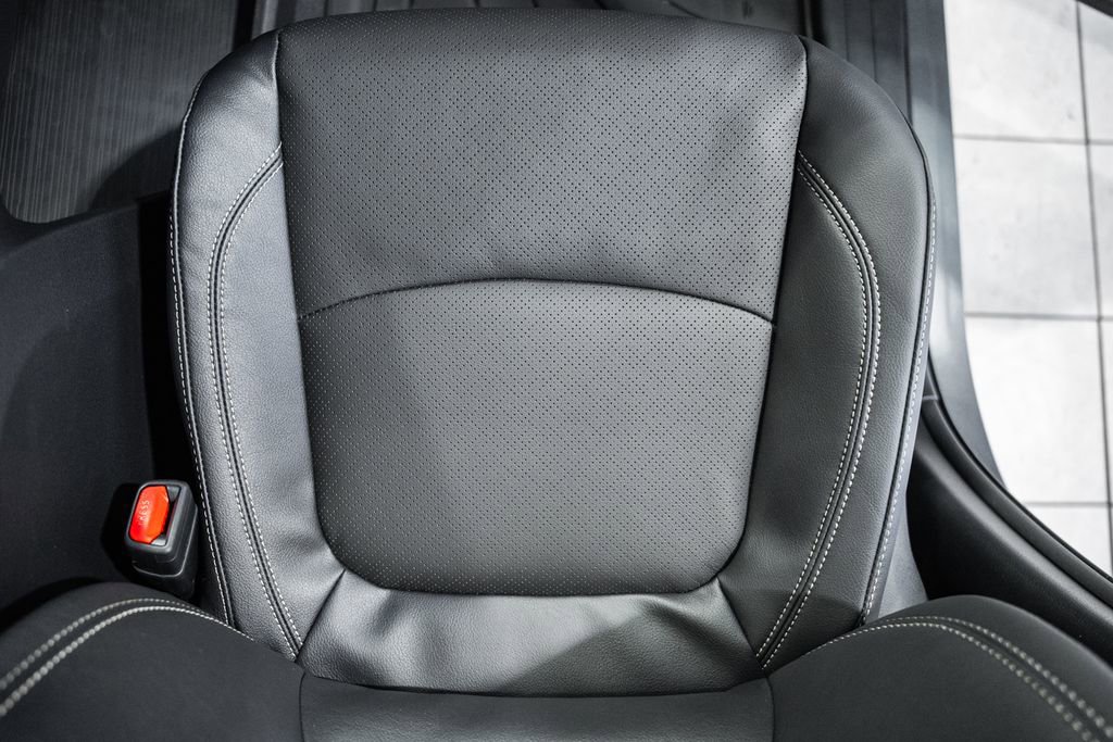 New 2026 Toyota Sienna Platinum image 32