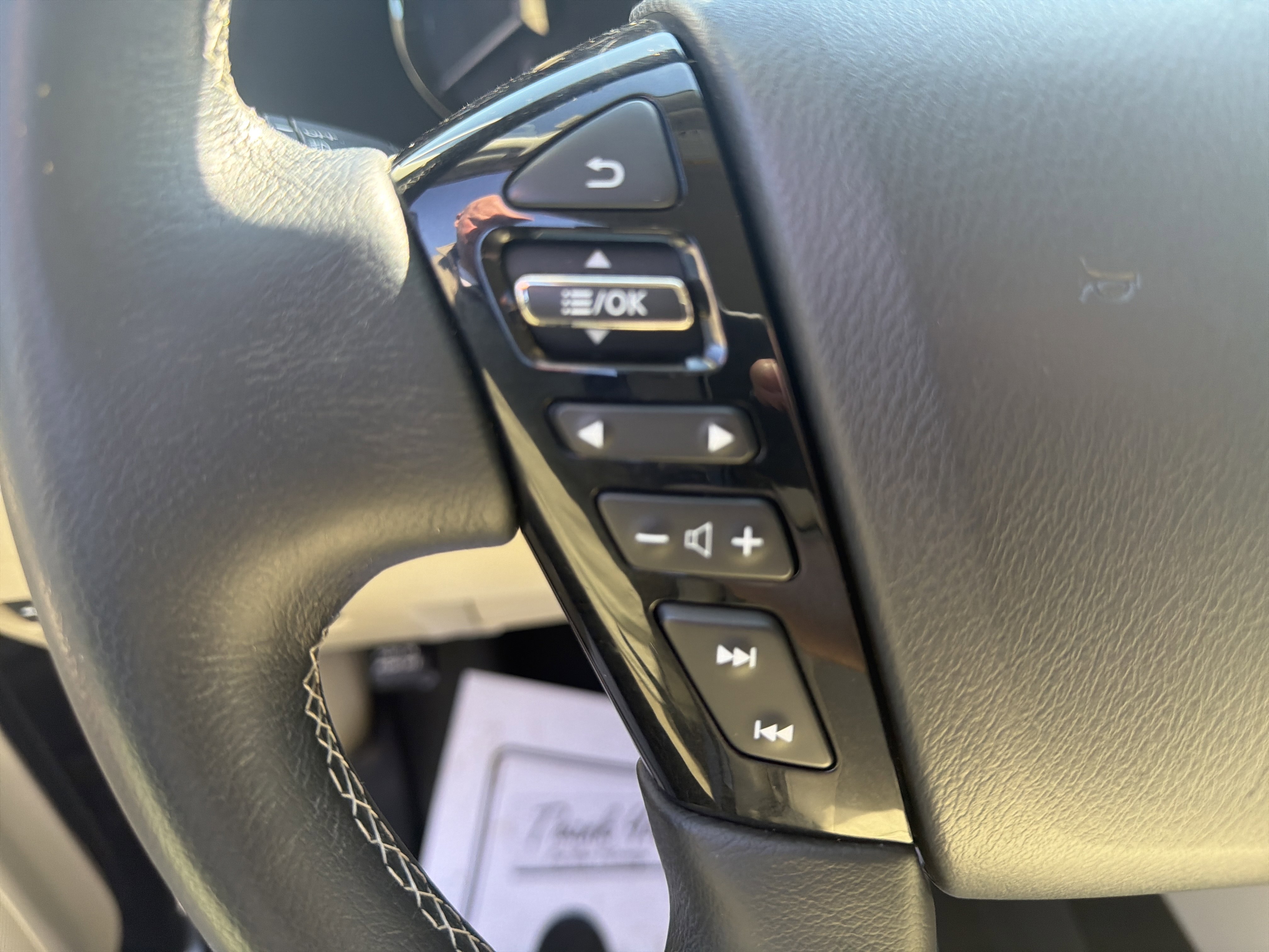 Used 2023 INFINITI QX80 Luxe w/ All-Season Package image 24