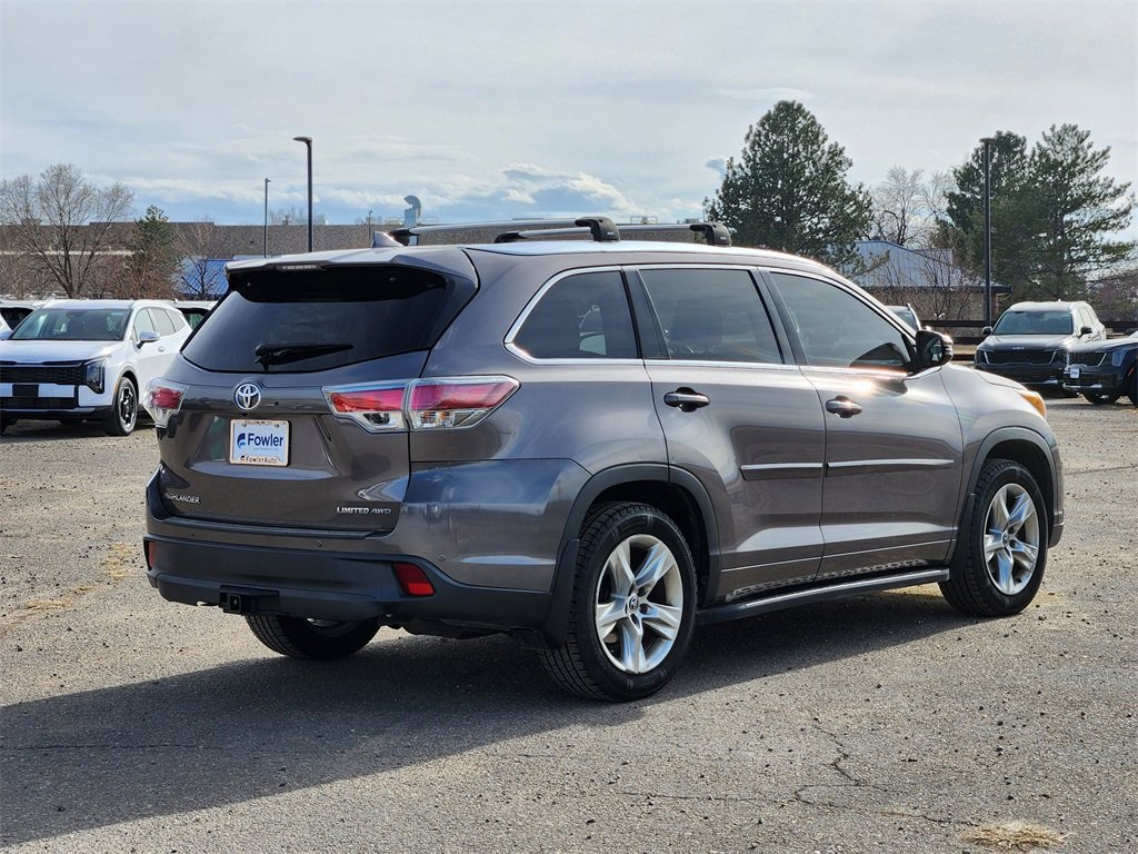 Used 2016 Toyota Highlander Limited Platinum image 3