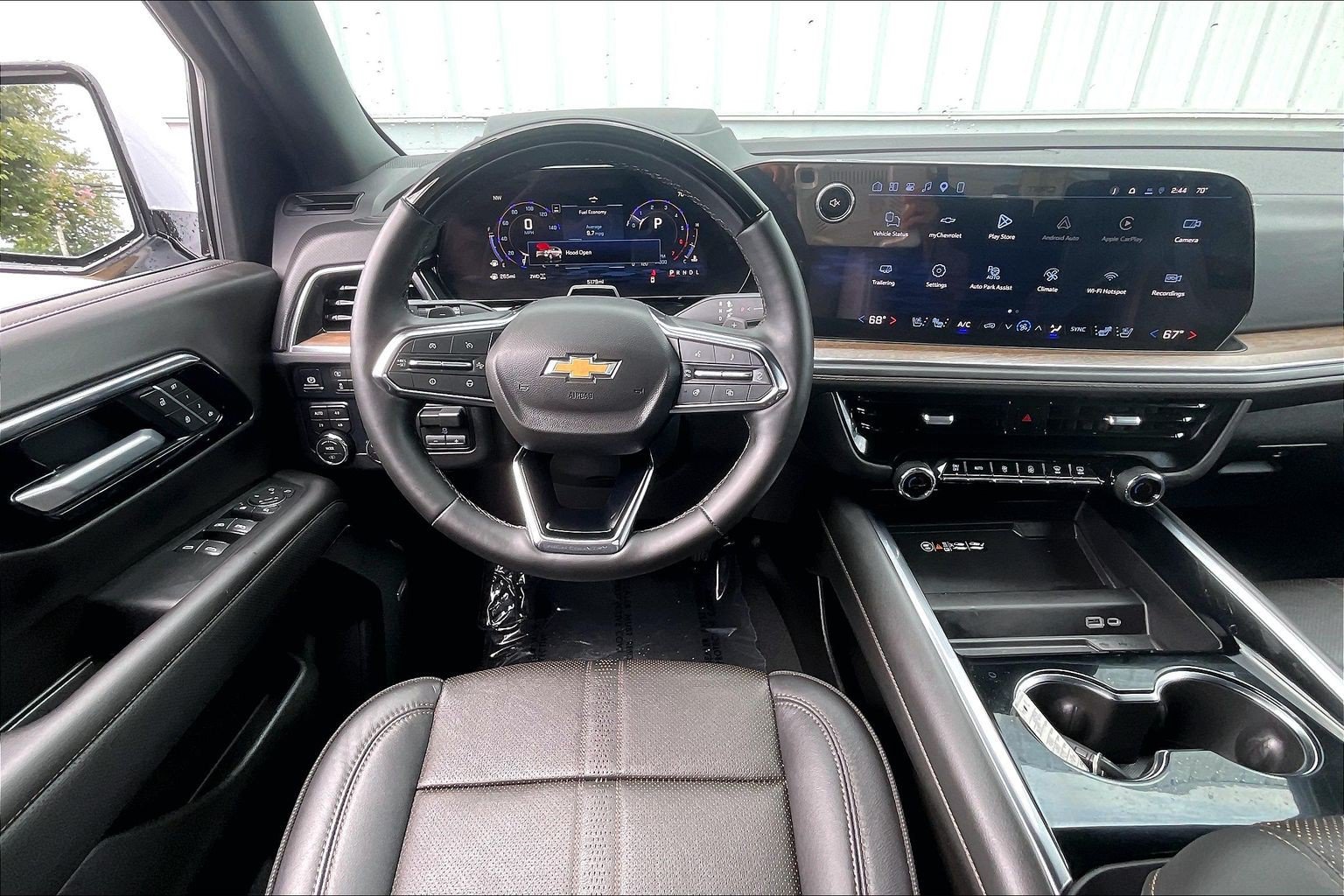 Used 2026 Chevrolet Tahoe High Country AWD/4WD image 6
