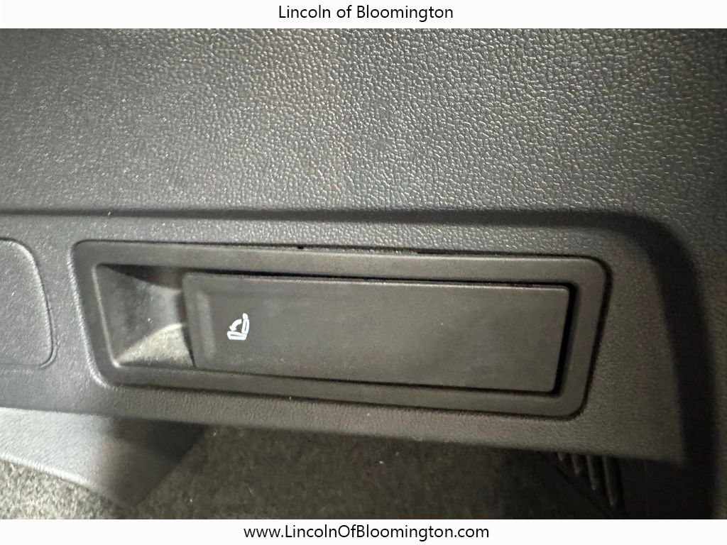 Used 2018 Volkswagen Tiguan SE image 27