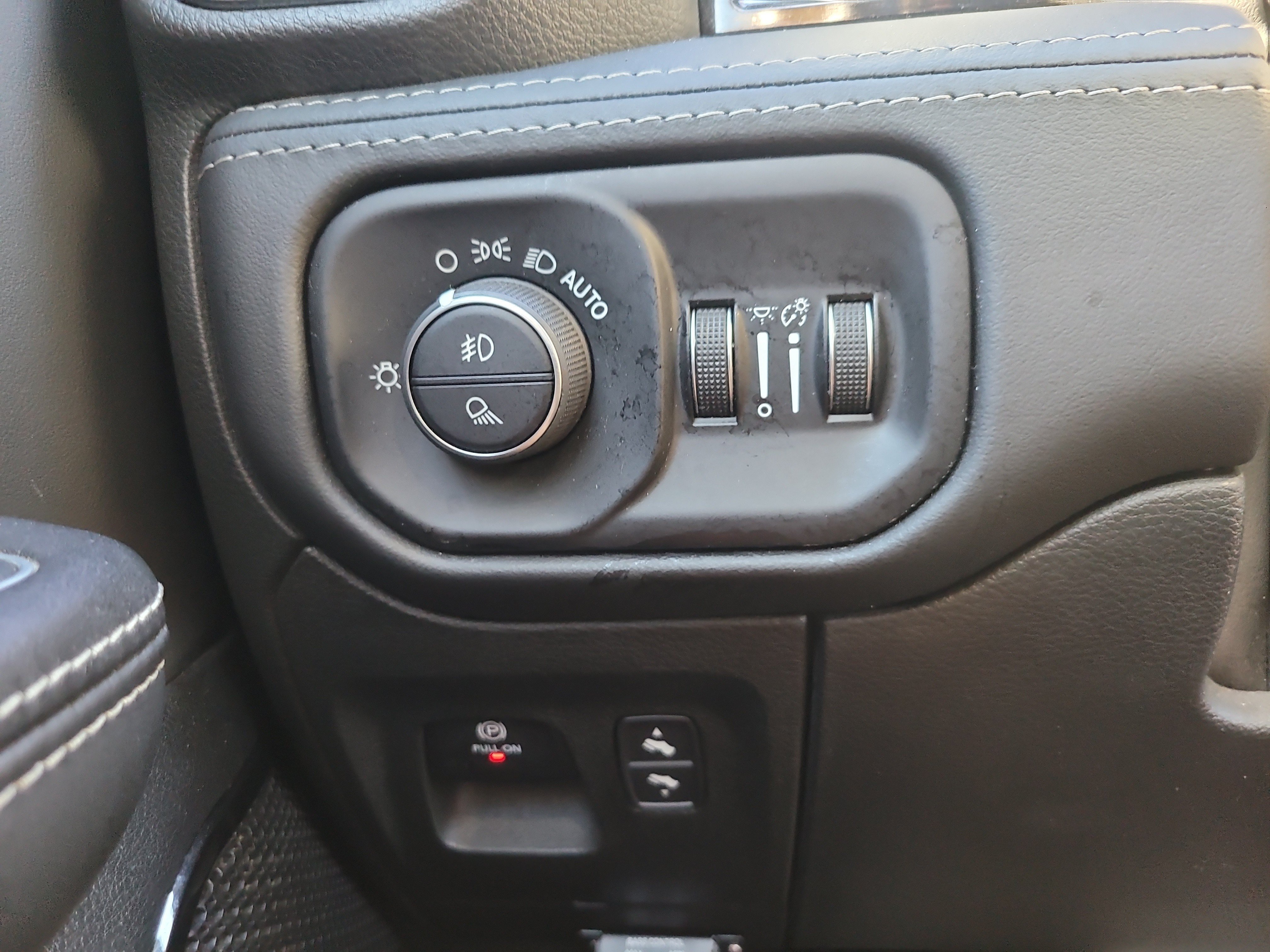 Used 2022 RAM 1500 Limited w/ Body Color Bumper Group AWD/4WD image 33