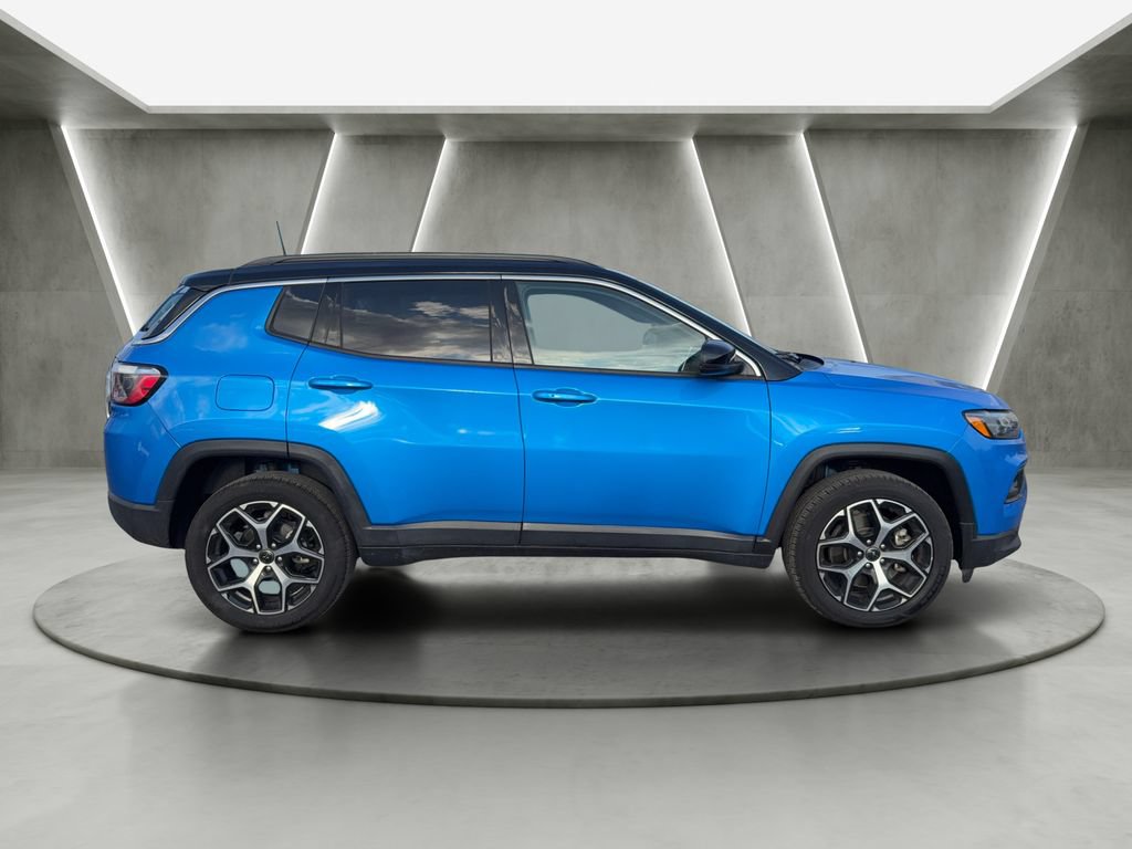 Used 2025 Jeep Compass Limited AWD/4WD image 8