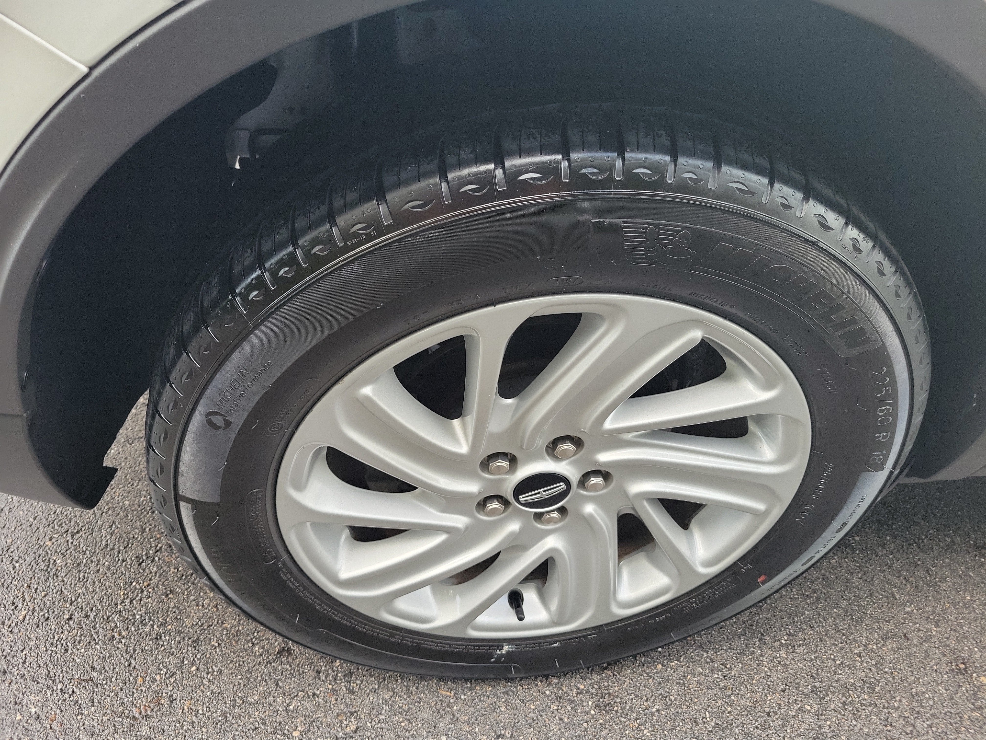 Used 2025 Lincoln Corsair FWD image 7