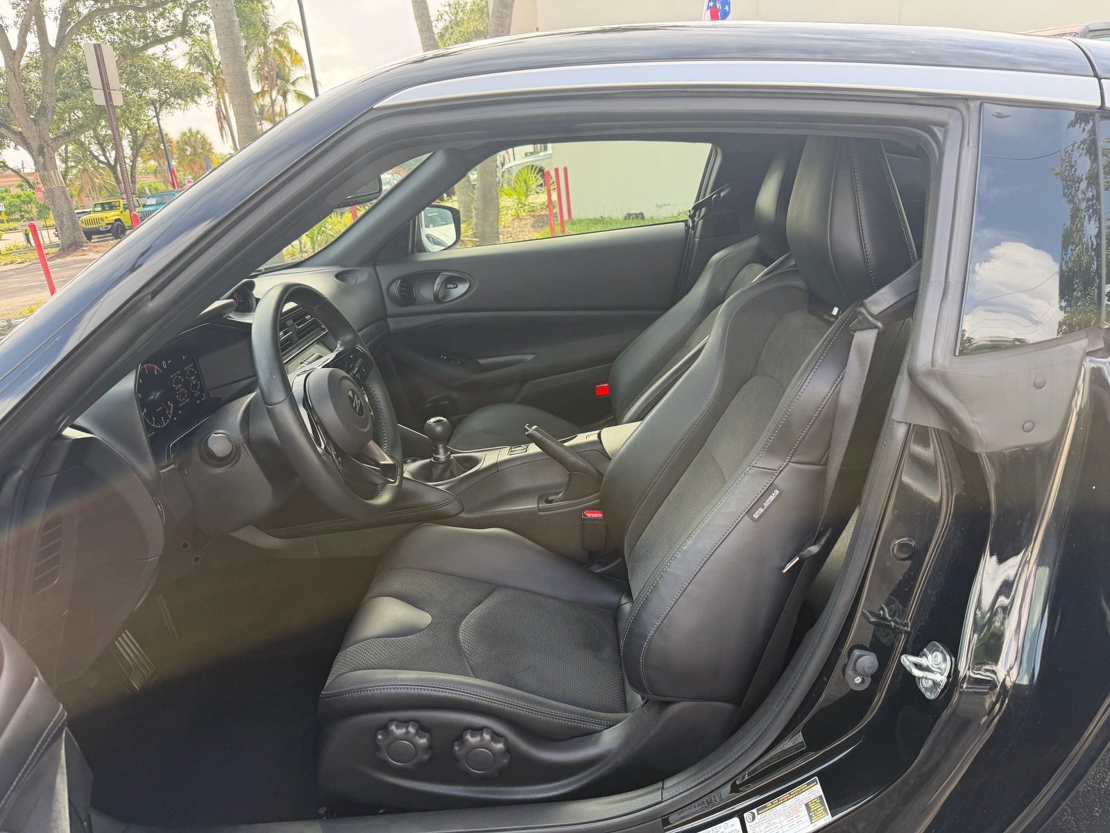 Certified 2025 Nissan Z Performance w/ Floor Mat Package RWD image 11