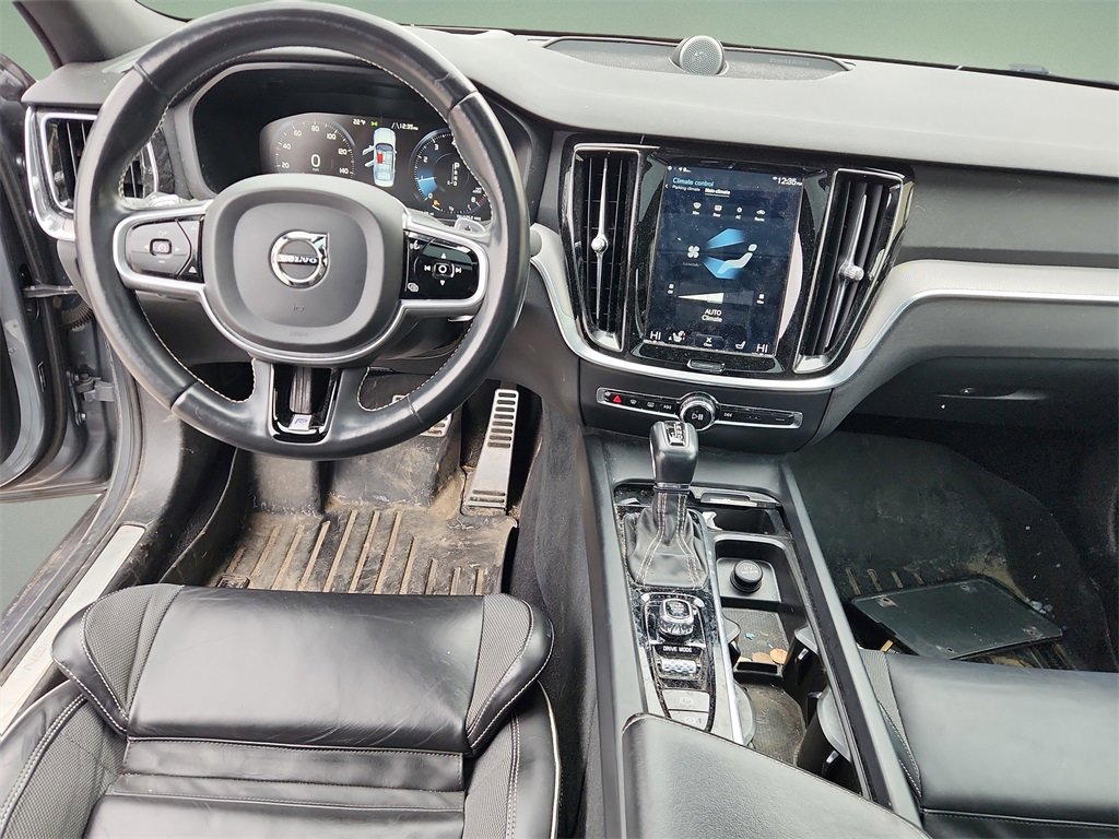 Used 2019 Volvo S60 T6 R-Design image 13