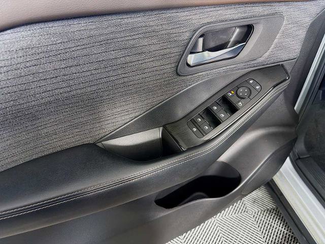 Certified 2023 Nissan Rogue SV image 15