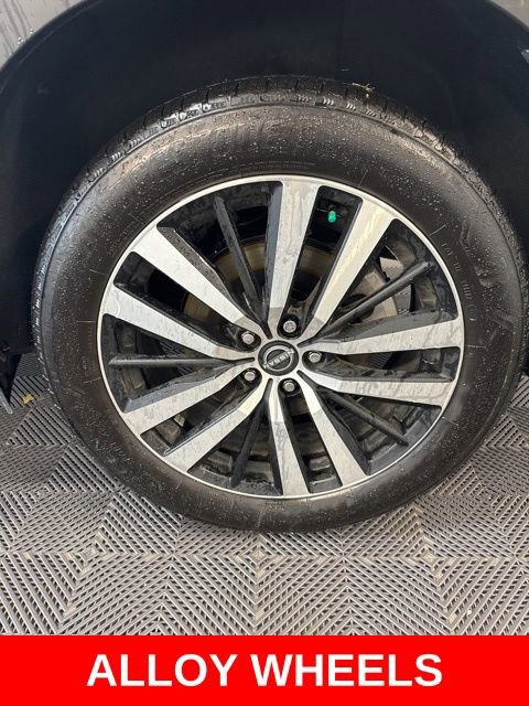 Certified 2025 Nissan Pathfinder Platinum w/ Black Appearance Package FWD image 16