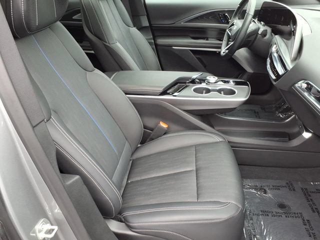 Used 2025 Cadillac Lyriq Luxury w/ LPO, Floor Liner Package AWD/4WD image 22