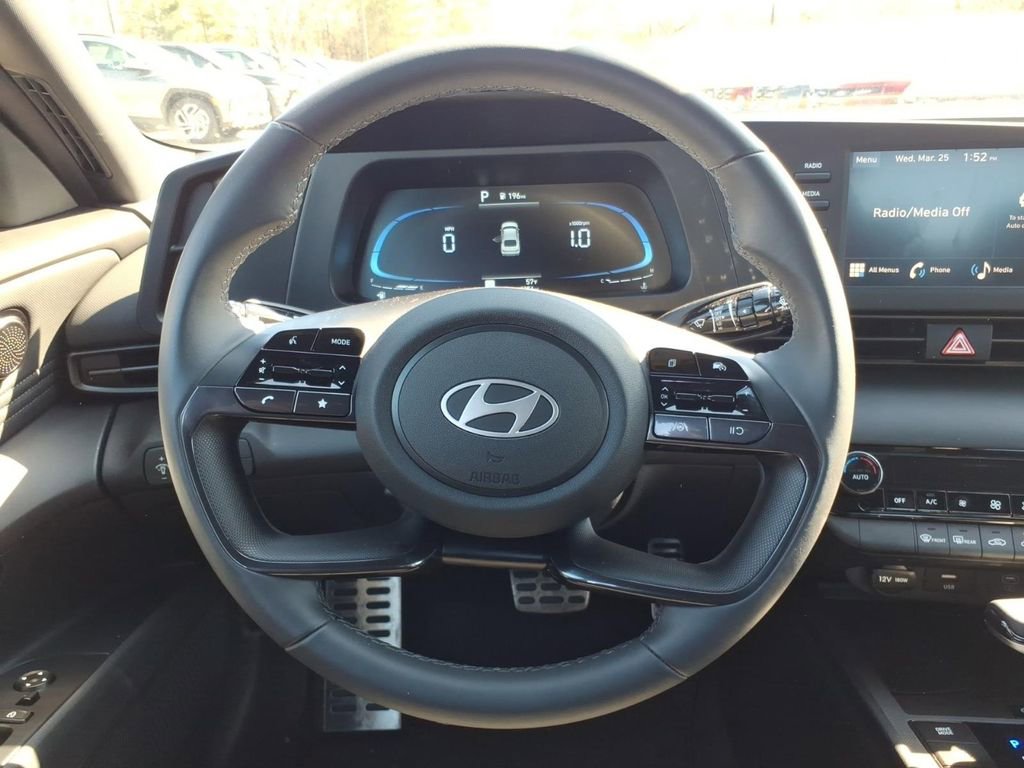 New 2025 Hyundai Elantra Sport image 18
