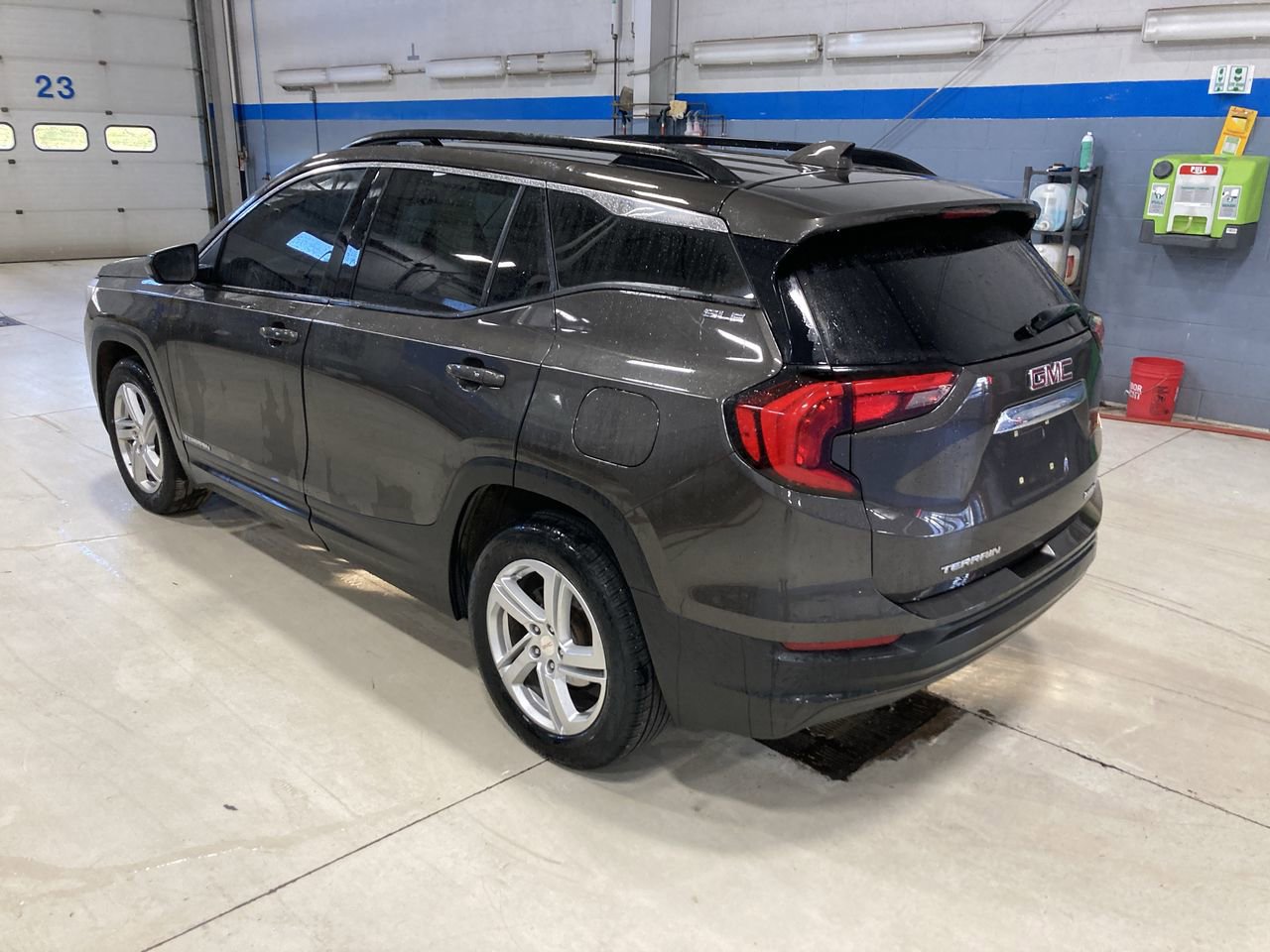 Used 2019 GMC Terrain SLE w/ Driver Convenience Package AWD/4WD image 5