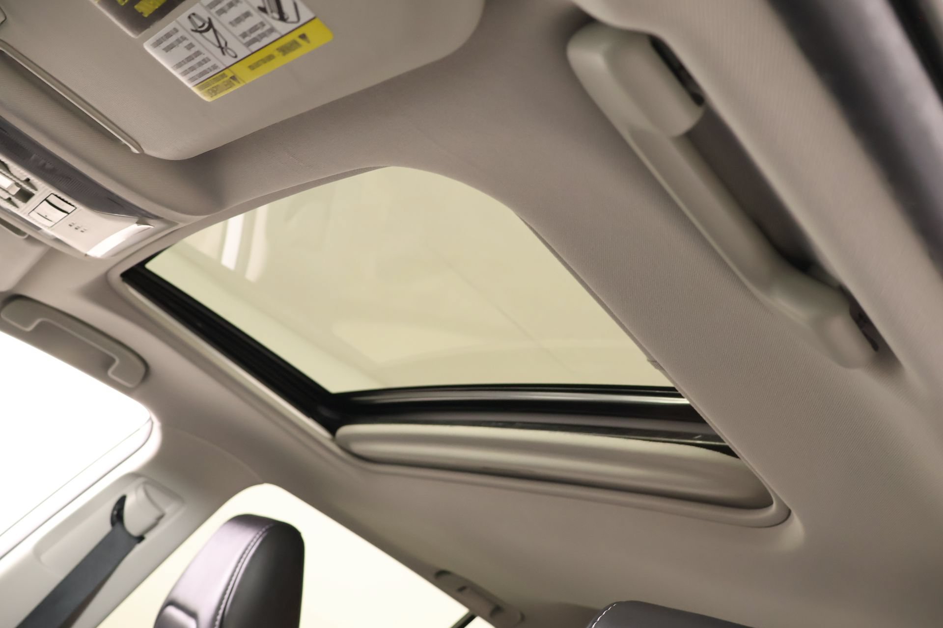 Used 2020 Toyota RAV4 XLE Premium AWD/4WD image 15