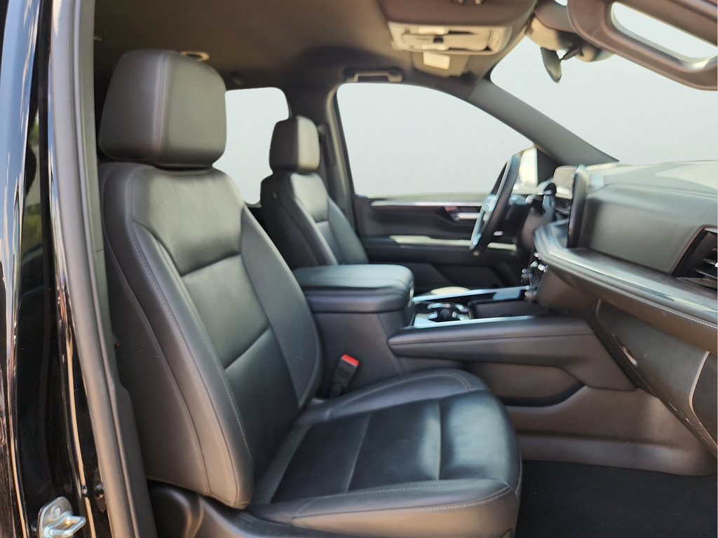 Used 2025 Chevrolet Tahoe LT RWD image 17