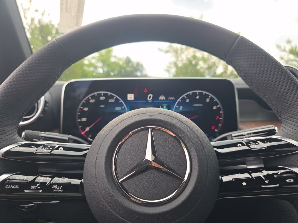 New 2027 Mercedes-Benz GLC 300 4MATIC image 29