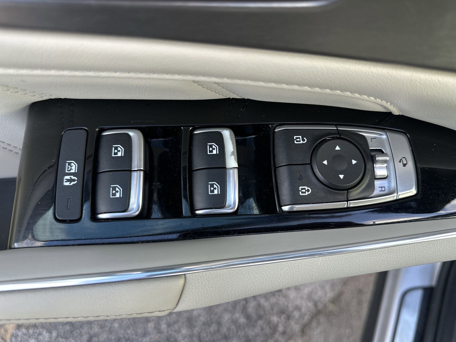 Certified 2022 Kia Sorento SX image 15