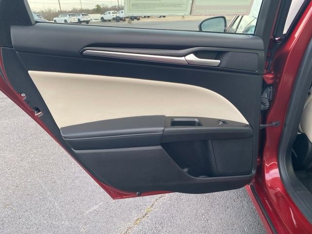 Used 2018 Ford Fusion Titanium image 36