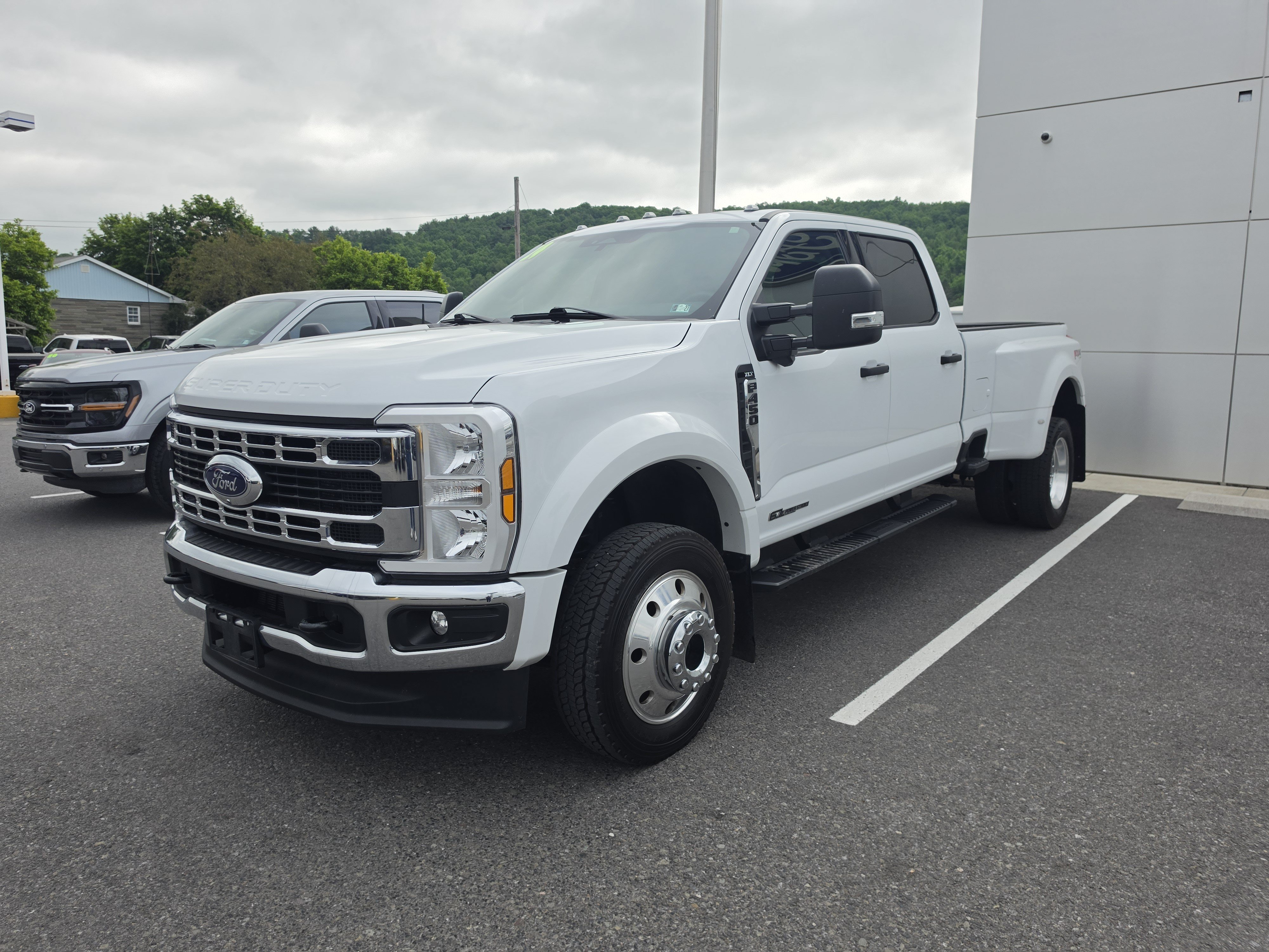 Used 2024 Ford F450 XLT w/ 360-Degree Camera Package AWD/4WD image 8