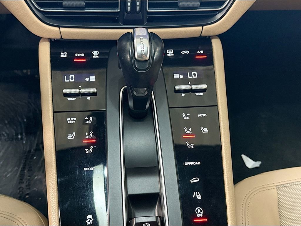 Used 2022 Porsche Macan image 18