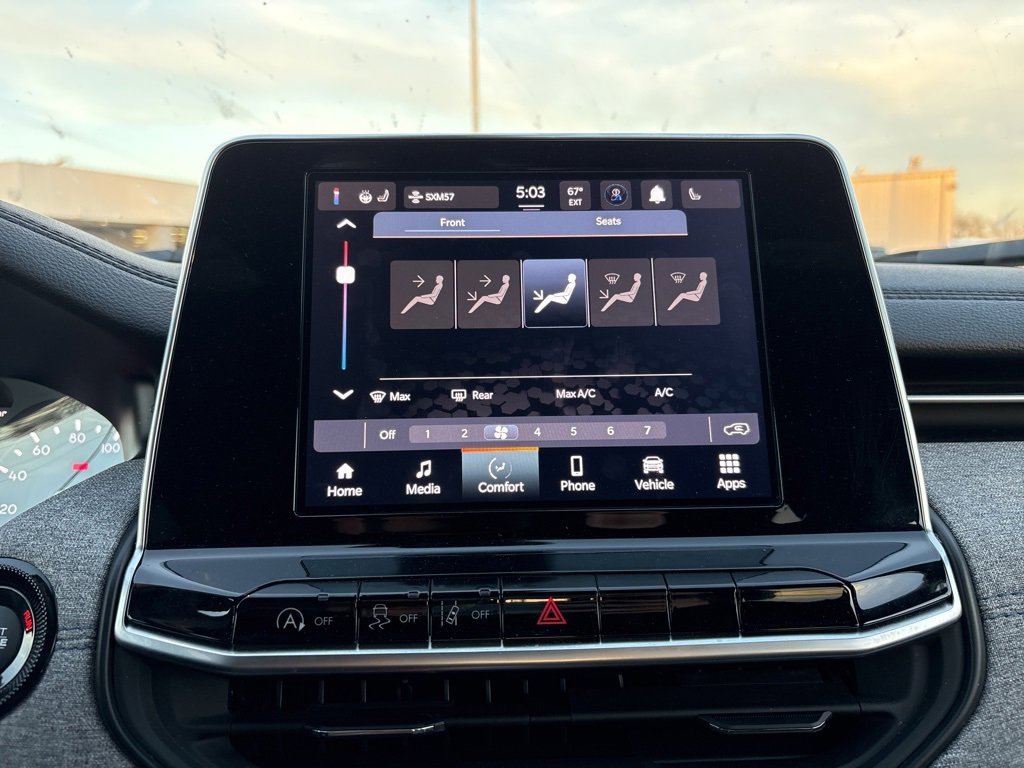 Used 2025 Jeep Compass Latitude image 14