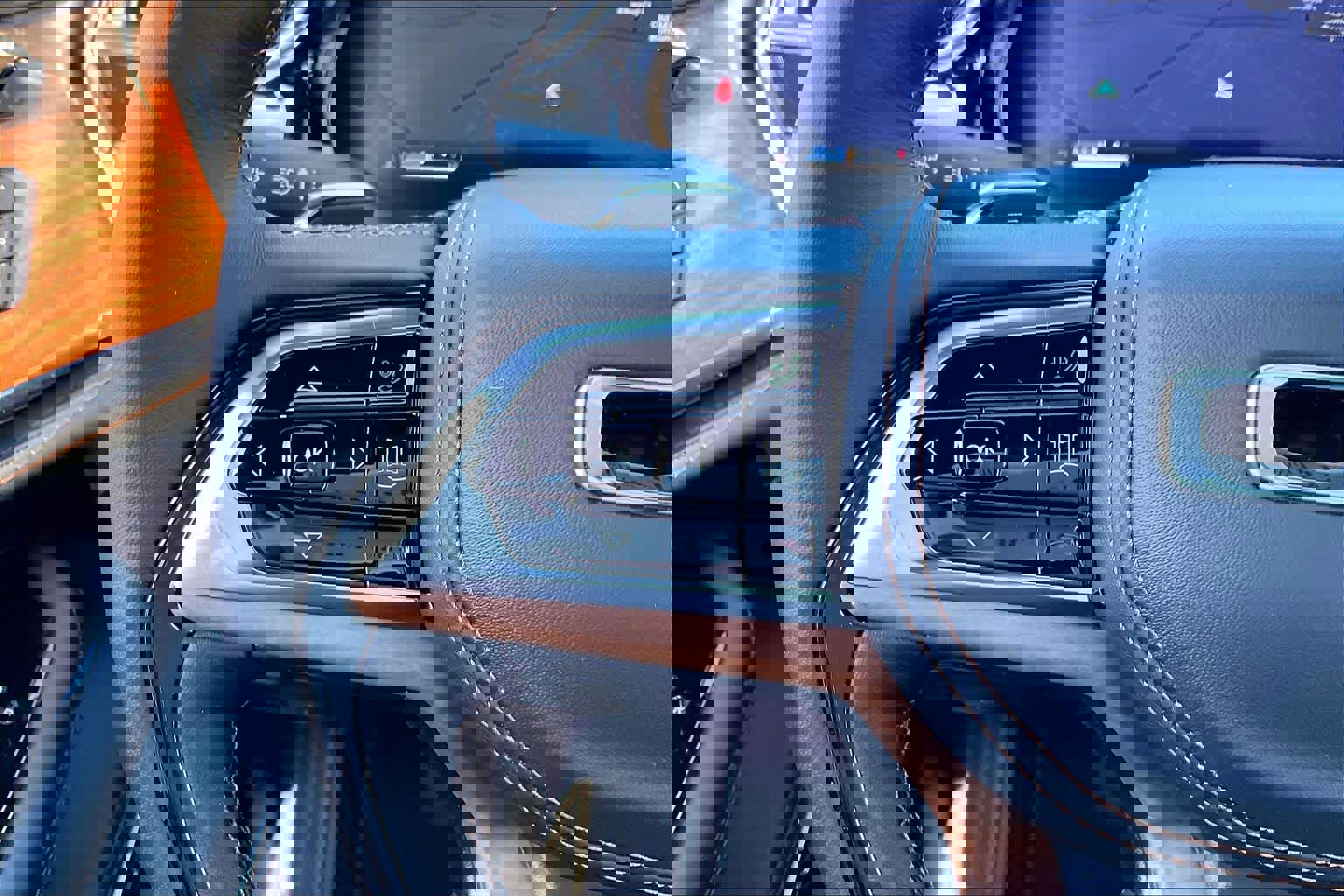 Used 2025 Jeep Grand Cherokee Summit w/ Obsidian Package image 25