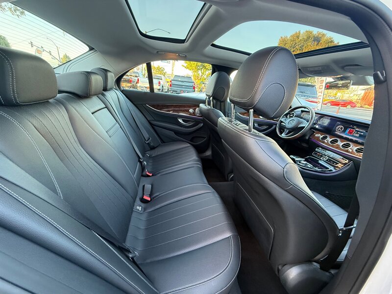 Used 2018 Mercedes-Benz E 300 image 33