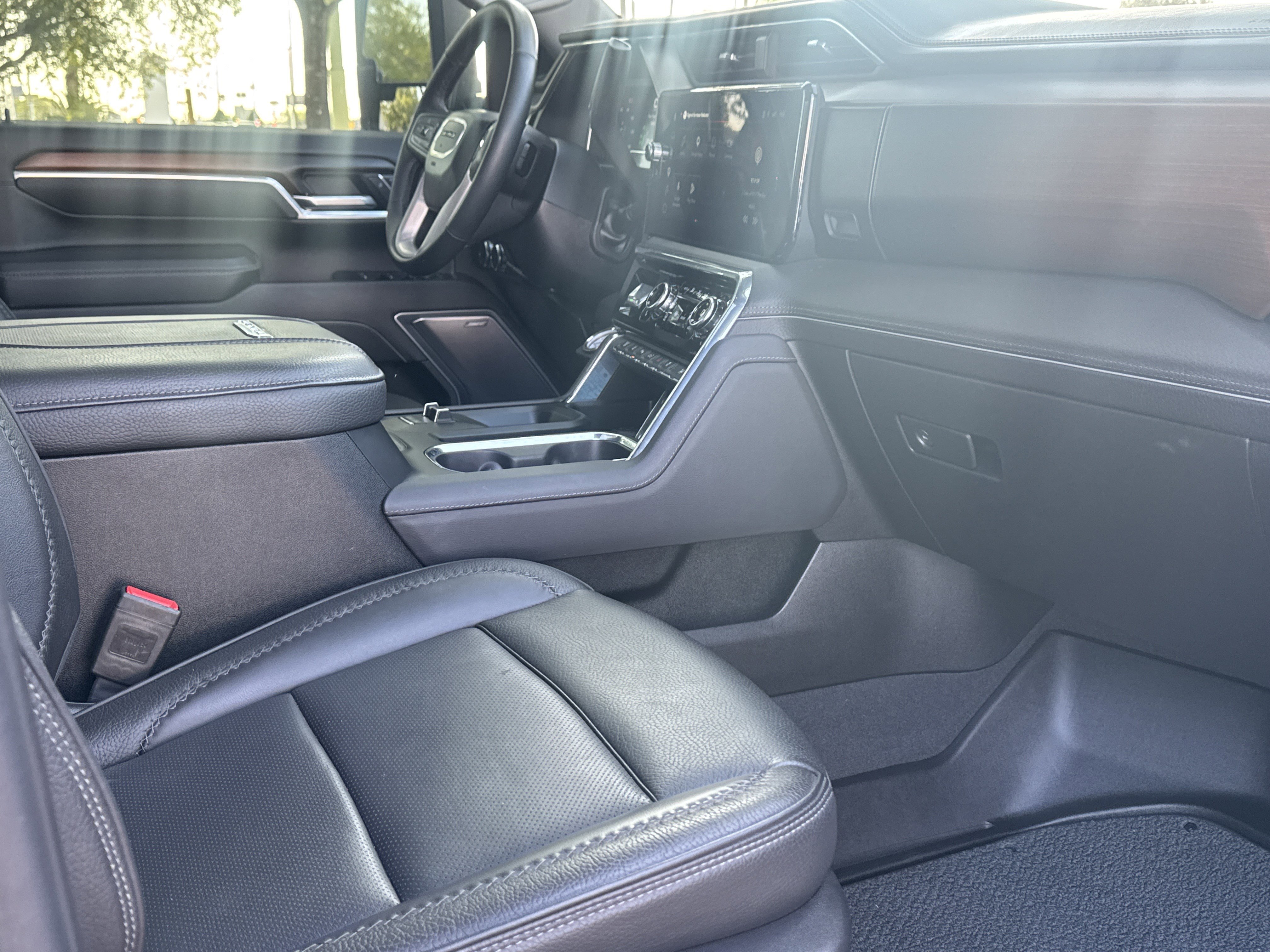 Used 2025 GMC Sierra 3500 Denali w/ Technology Package image 16