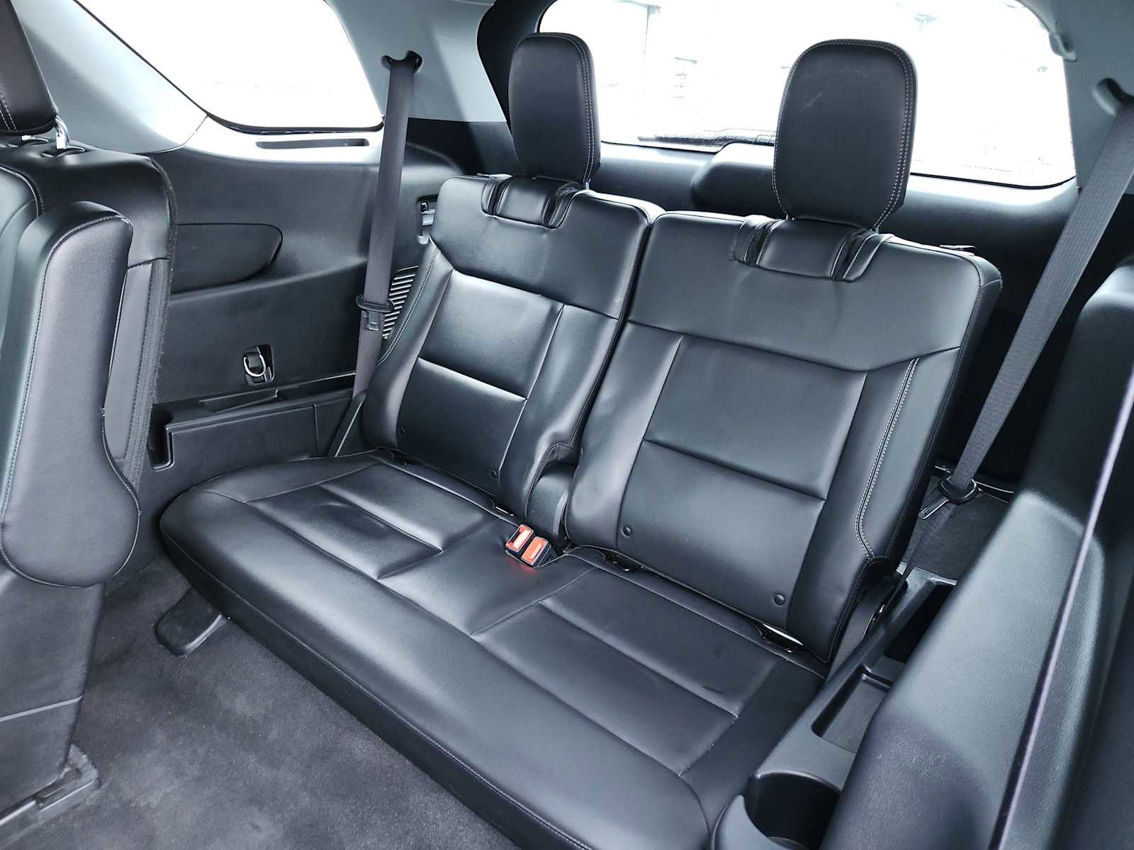 Used 2023 Ford Explorer XLT w/ Equipment Group 202A image 16