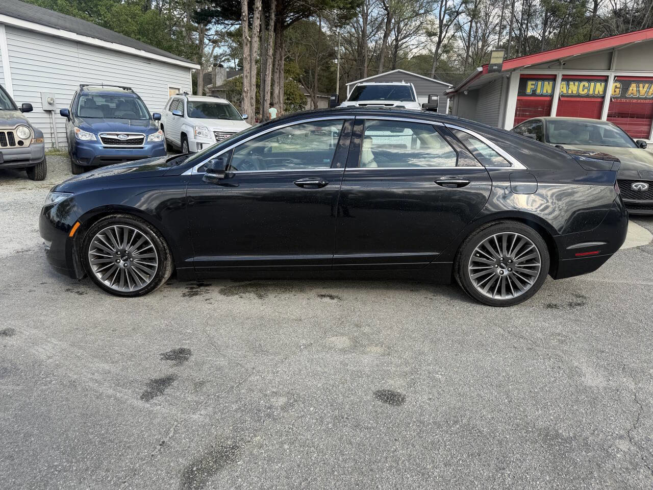 Used 2014 Lincoln MKZ image 3