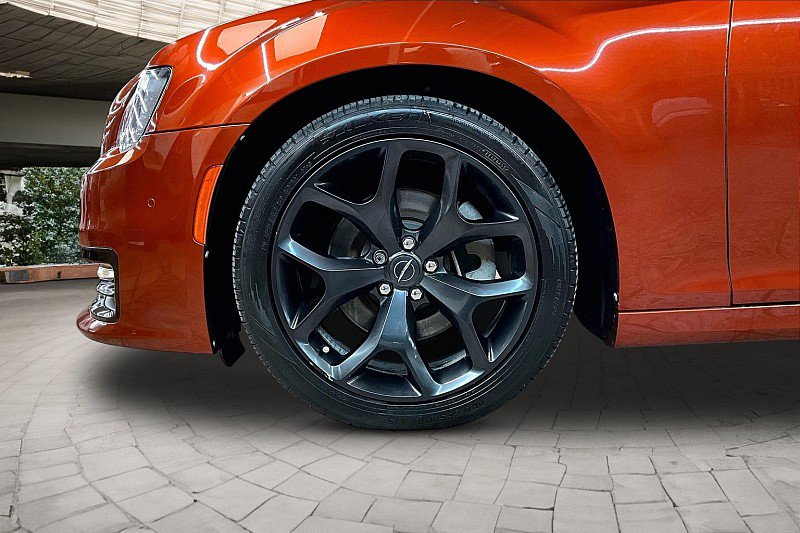 Used 2021 Chrysler 300 S w/ S Model Appearance Package RWD image 7