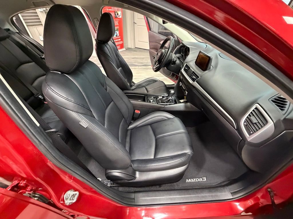 Used 2017 MAZDA MAZDA3 Touring image 36