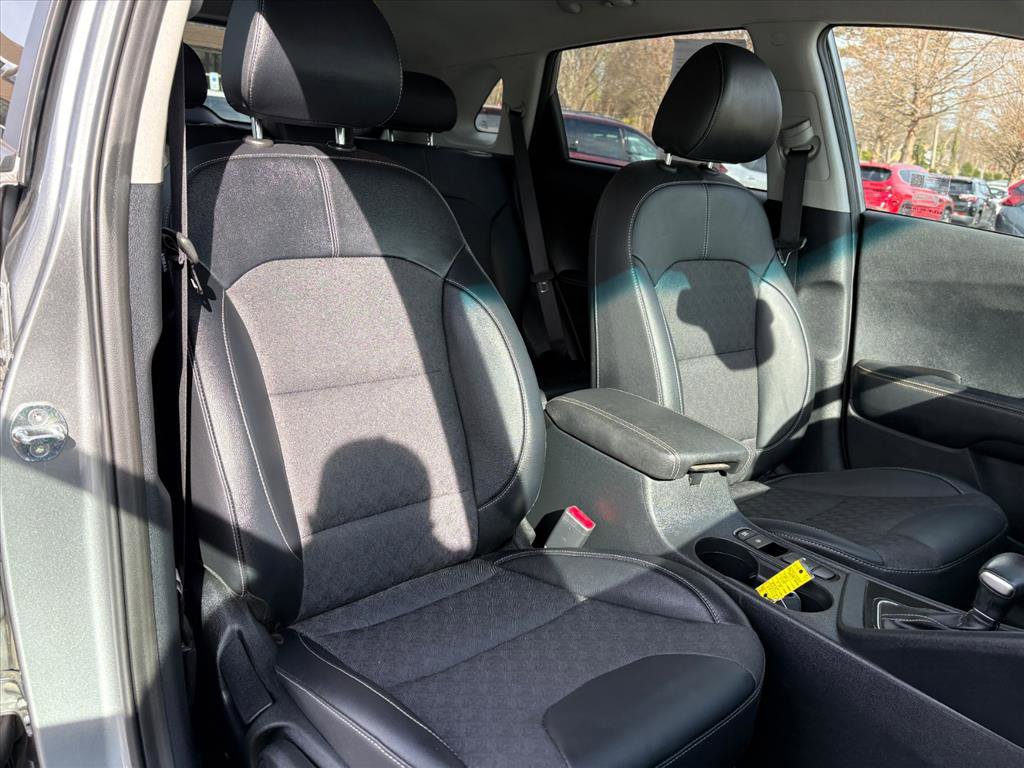 Used 2022 Kia Niro EX image 17