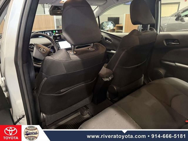 Used 2022 Toyota Prius LE image 10