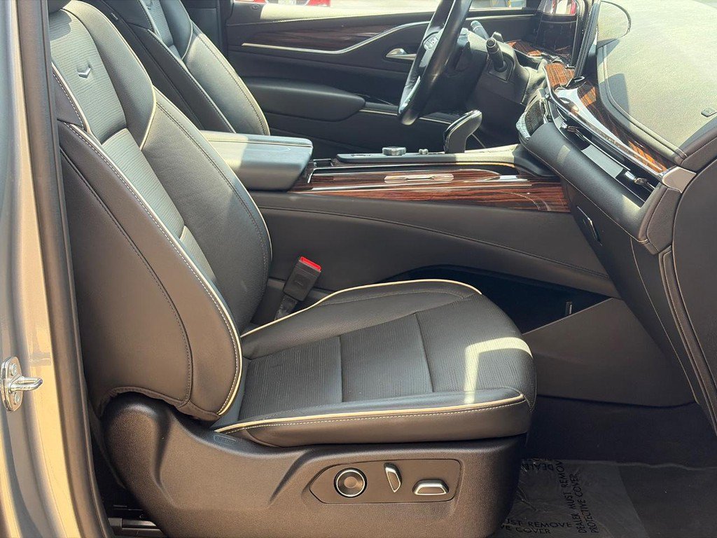 Certified 2023 Cadillac Escalade Premium Luxury AWD/4WD image 16