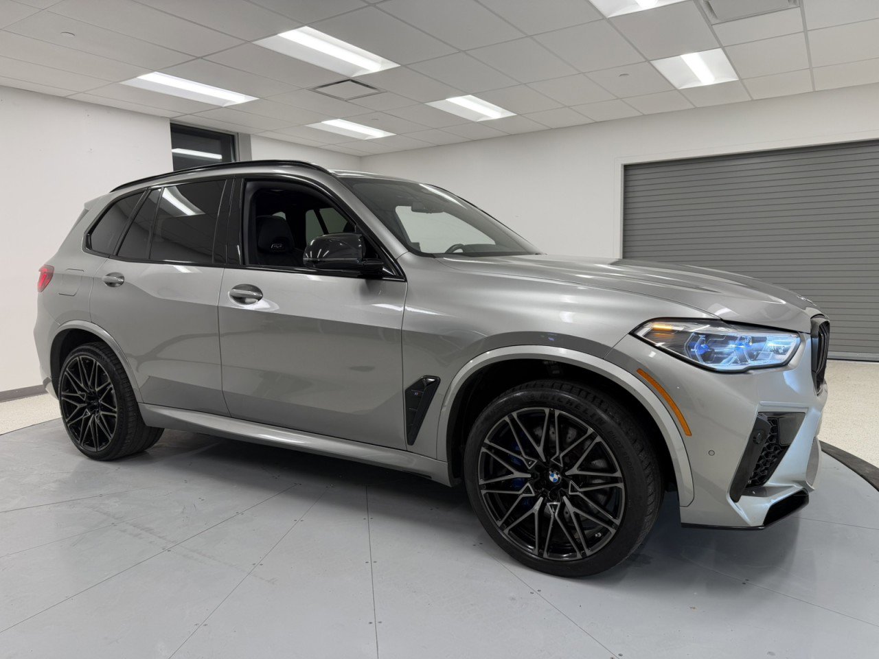Used 2020 BMW X5 M Competition w/ Executive Package image 76