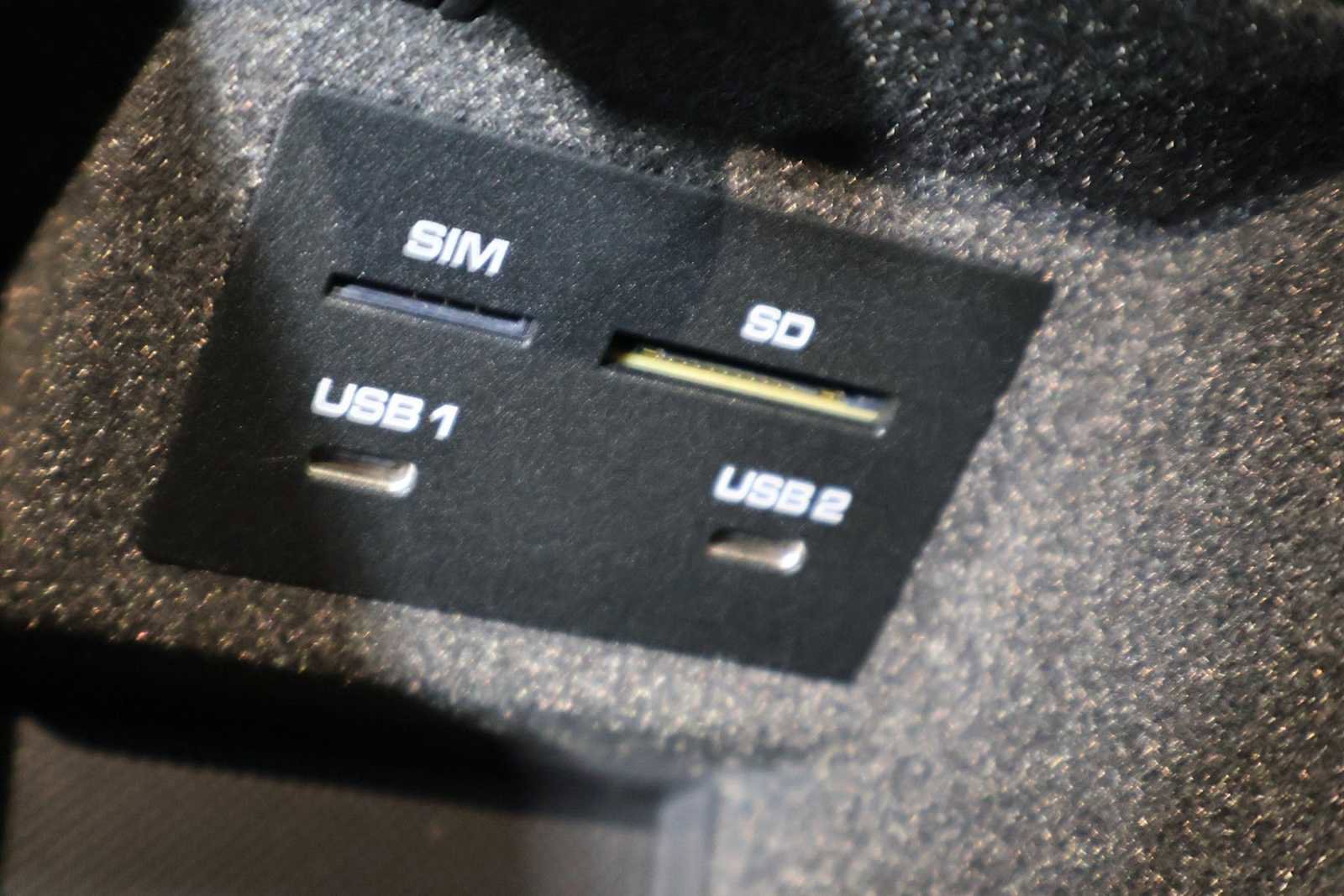 Used 2026 Porsche Macan AWD/4WD image 35