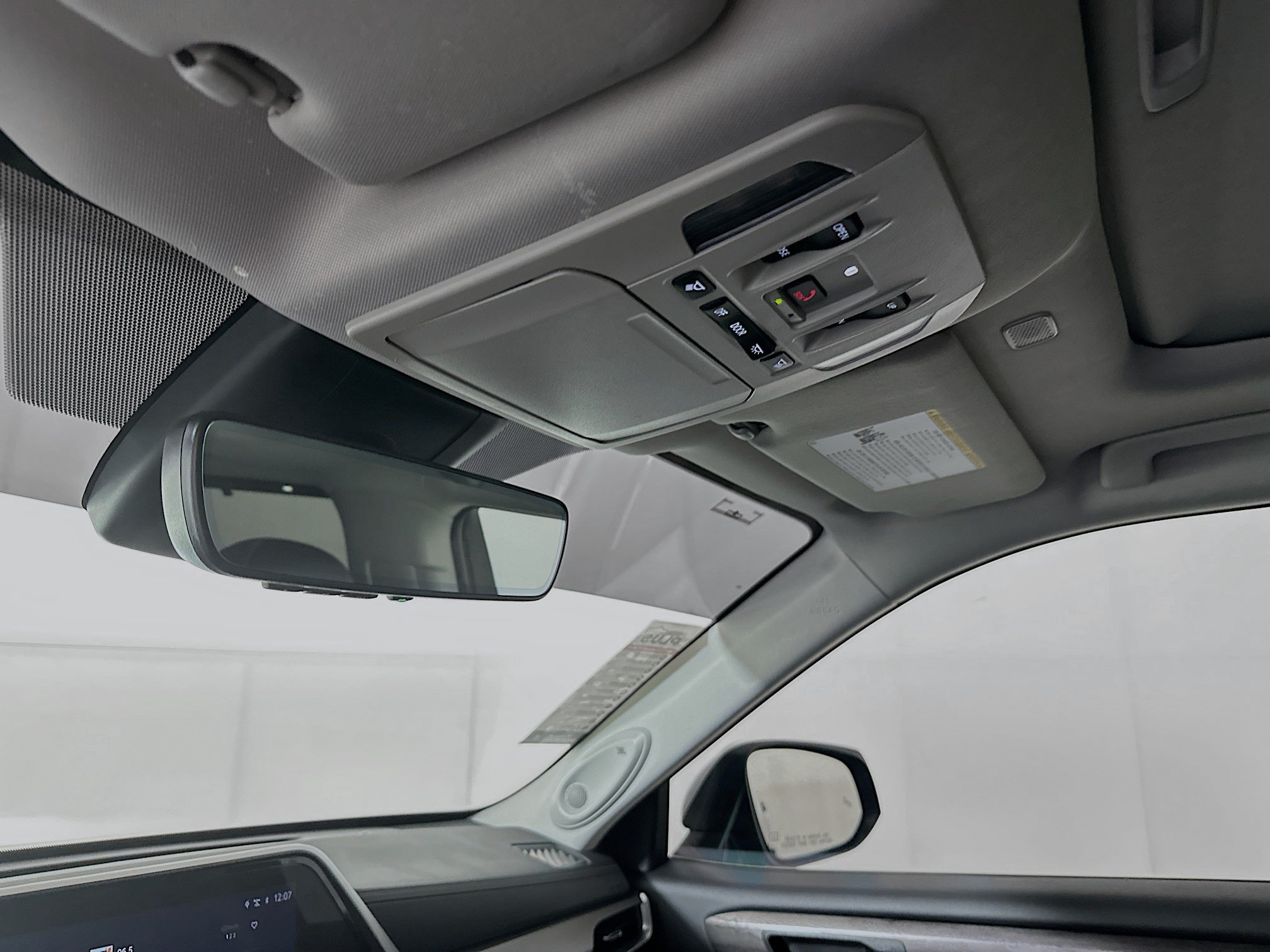 Used 2024 Toyota Highlander Limited FWD image 18