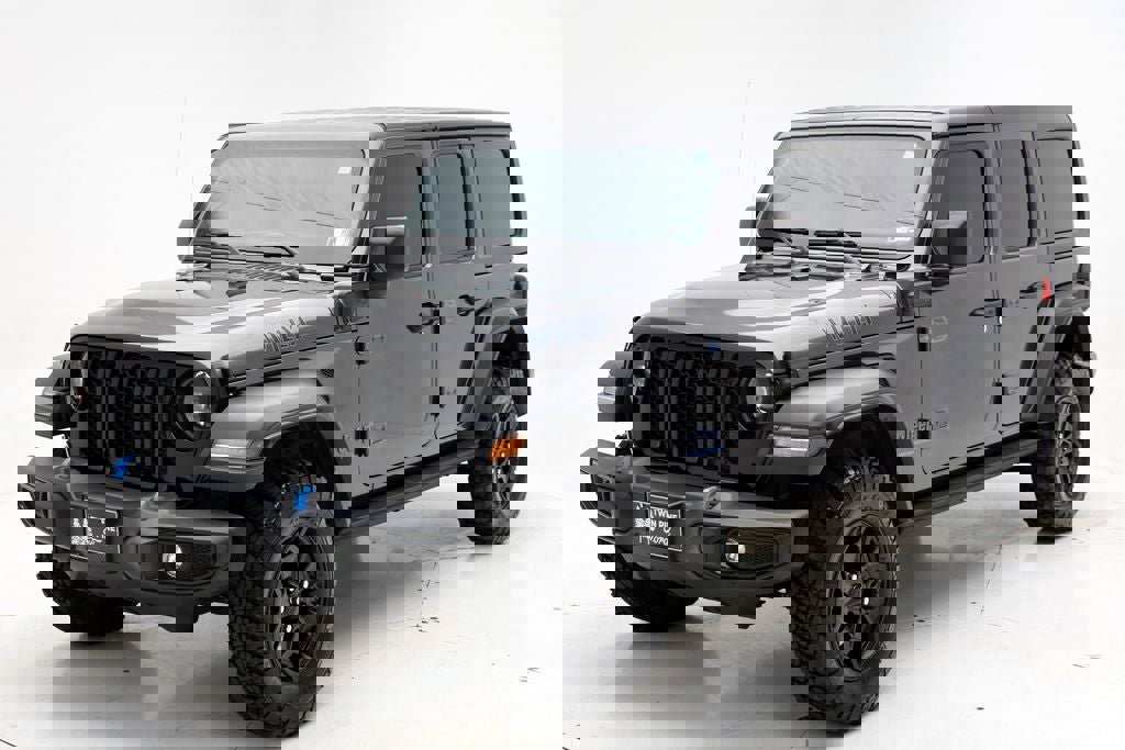 Used 2023 Jeep Wrangler Unlimited w/ Cold Weather Group video 2