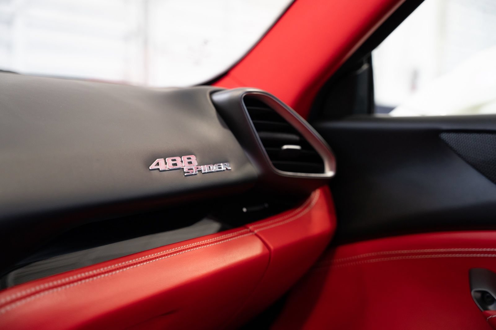 Used 2018 Ferrari 488 Spider RWD image 41
