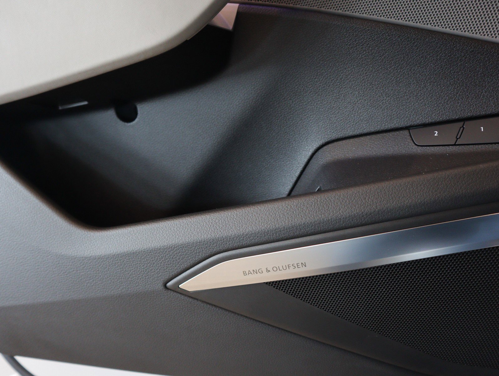 Used 2024 Audi Q8 e-tron Prestige w/ Prestige Package image 25