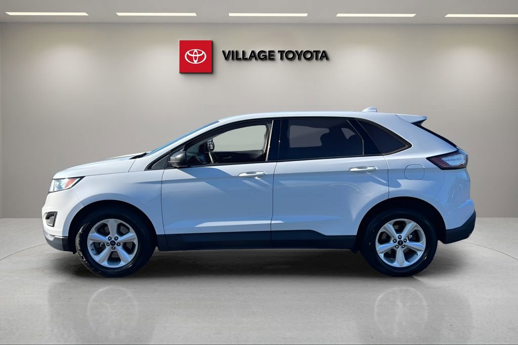 Used 2017 Ford Edge SE image 2