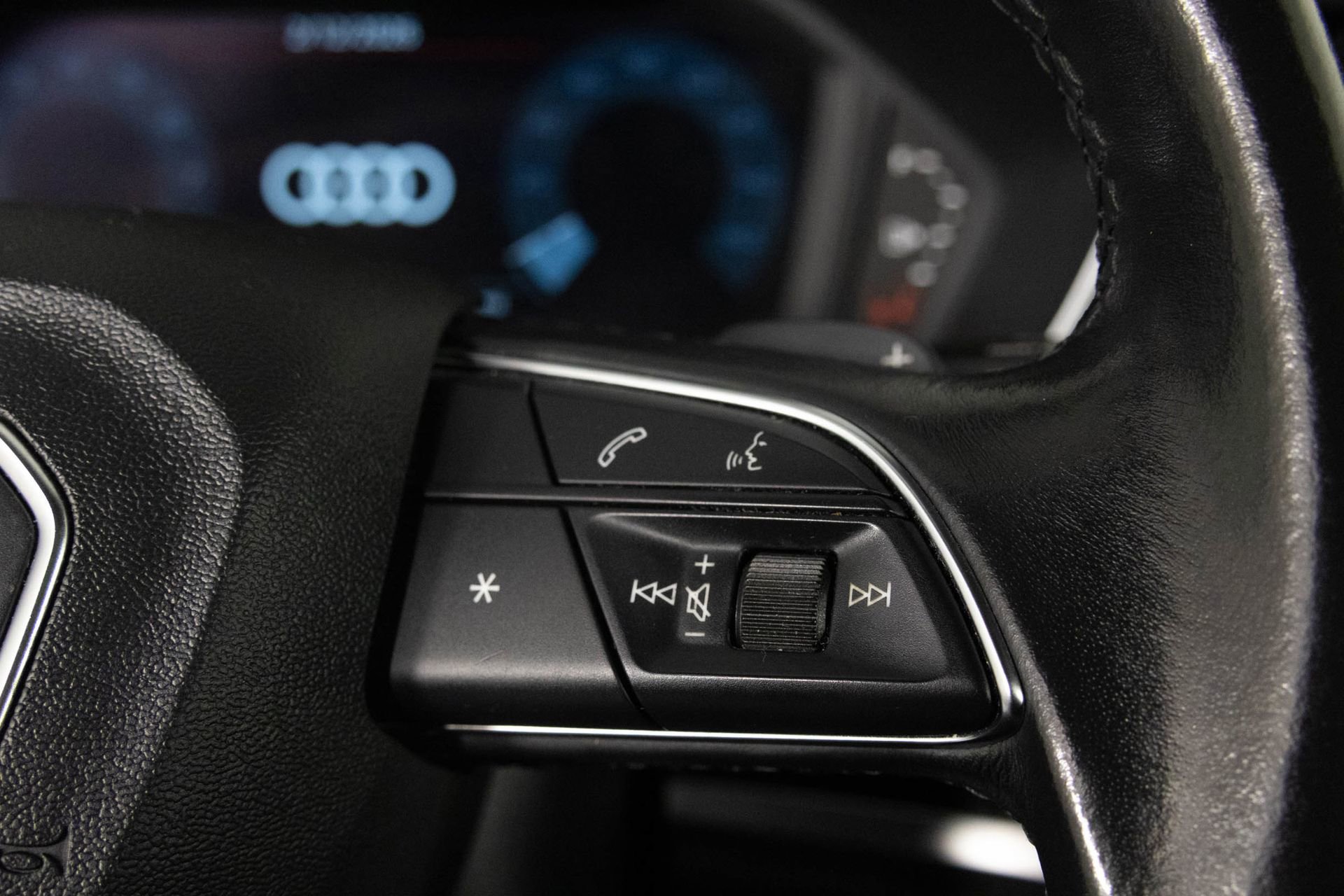 Used 2023 Audi Q3 2.0T Premium image 37