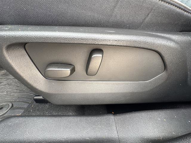 Used 2023 Buick Envision Avenir image 16