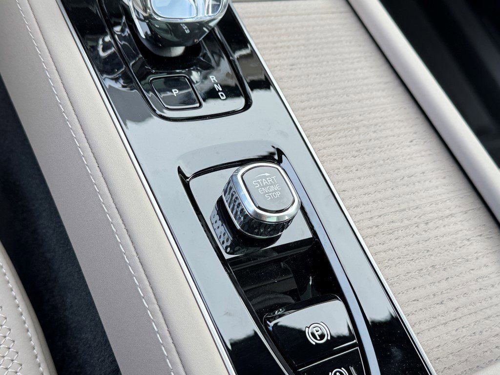 New 2026 Volvo XC90 B6 Plus w/ Protection Package Premier image 22