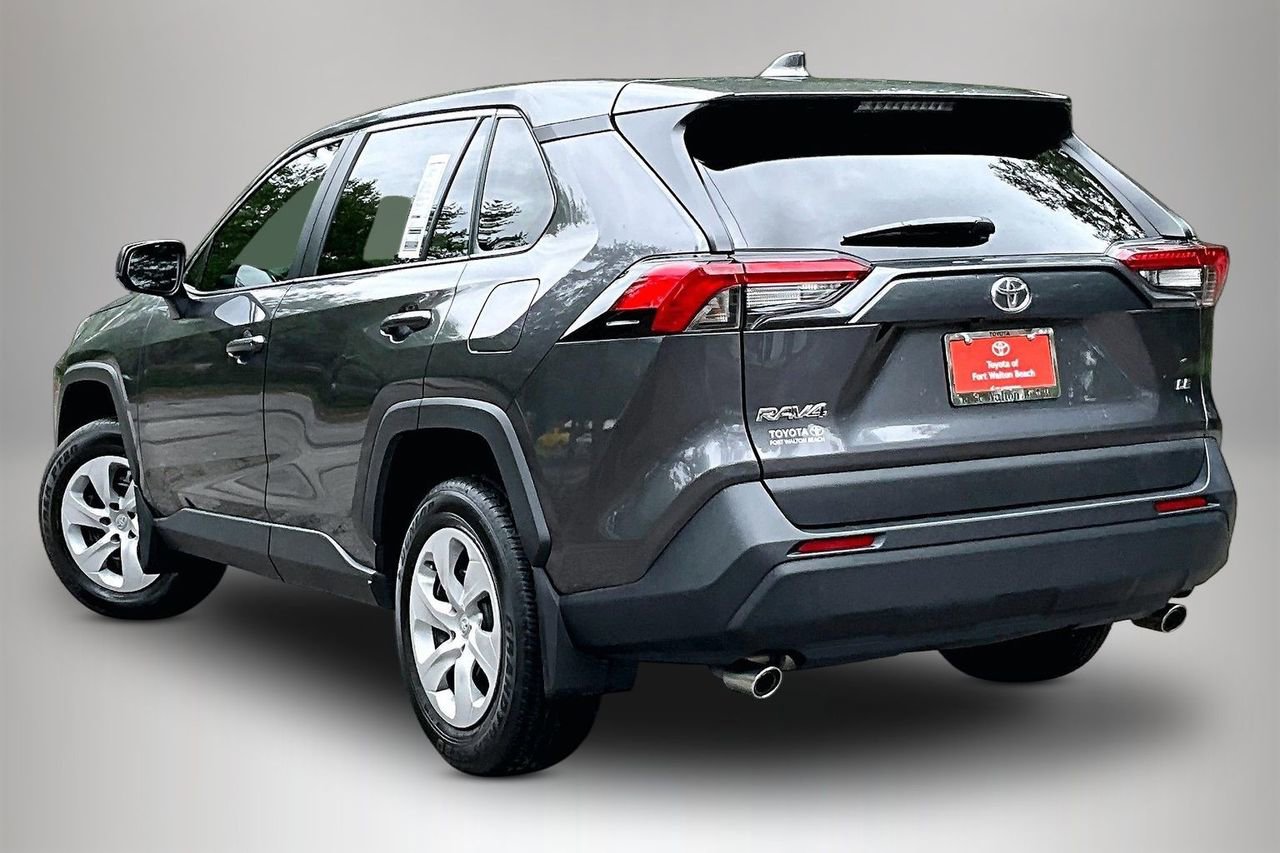 Used 2024 Toyota RAV4 LE FWD image 4